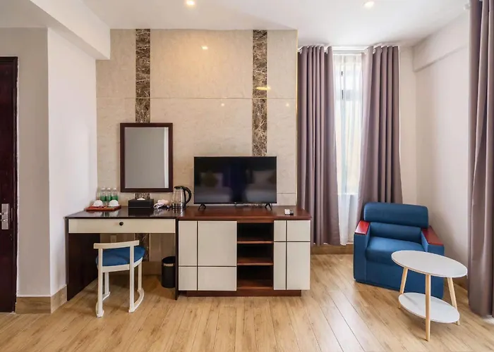 The Palms Khách sạn 3*