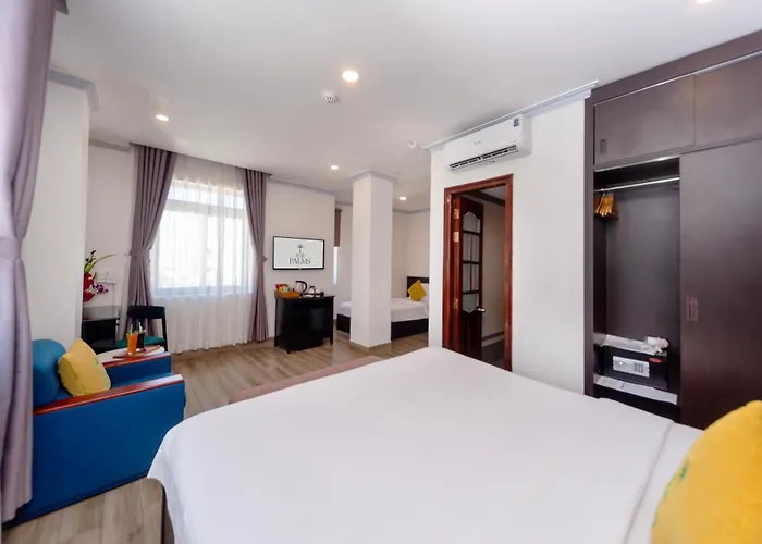 The Palms Khách sạn 3*